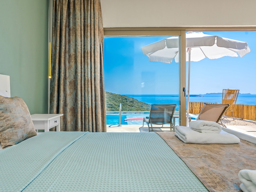  gece  -  Kasım
  | Kaş Yeniköy’de Deniz Manzaralı, Jakuzili Balayı ve Aile Villası – 4 Kişilik Tatil İçin İdeal Seçim